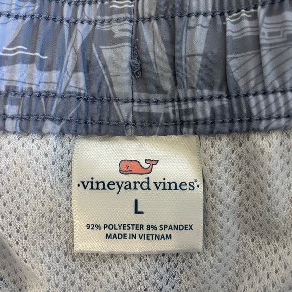 Vineyard Vines youth large, two for one, 2 pairs printed swim trunks w/ netting - Picture 3 of 15